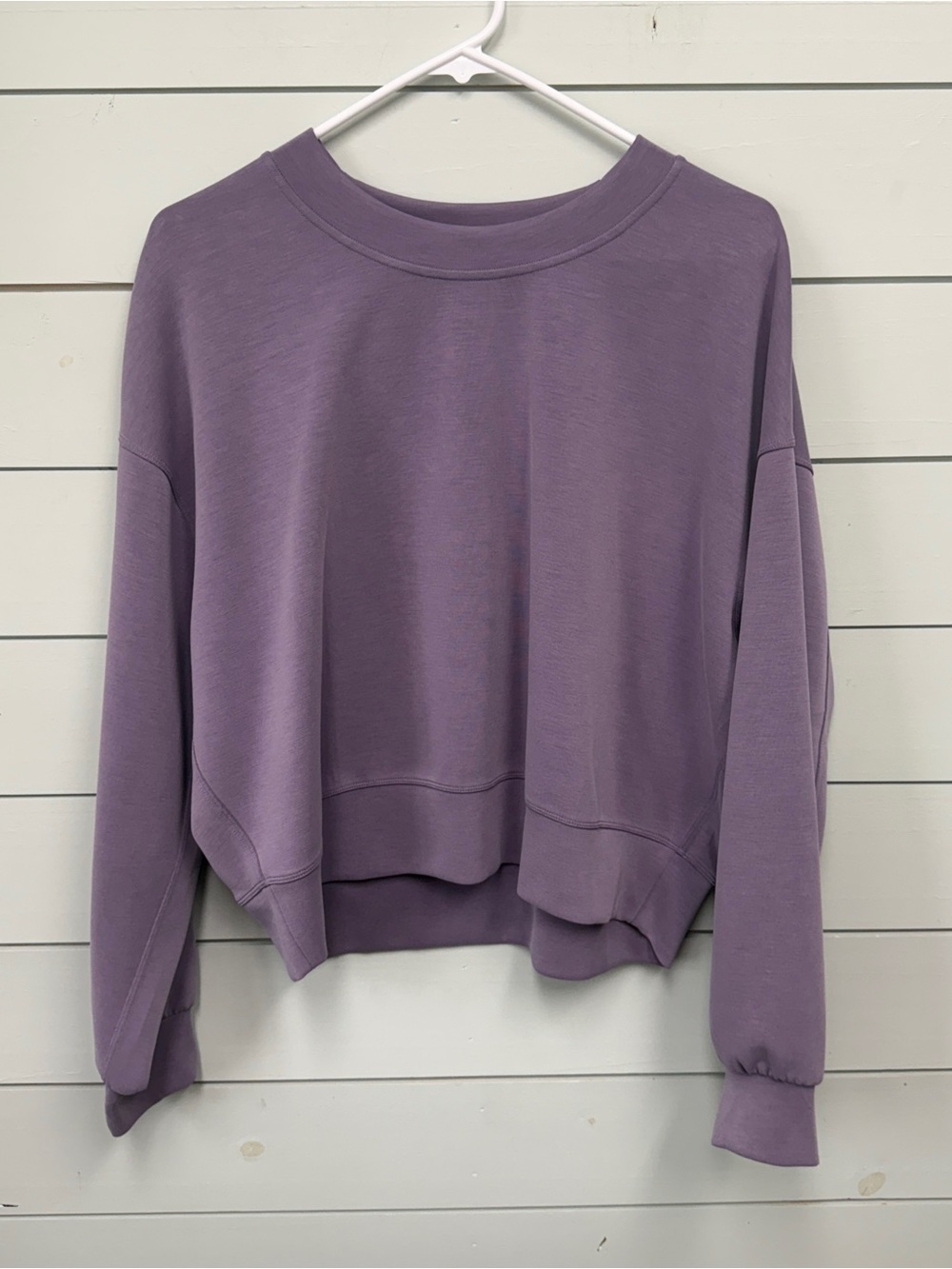 Lululemon cropped softstreme crewneck sweatshirt purple women’s size 6